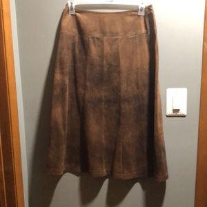 BRAND NEW WOMANS SKIRT SIZE 6! NWOT! SMOKE FREE HOME!